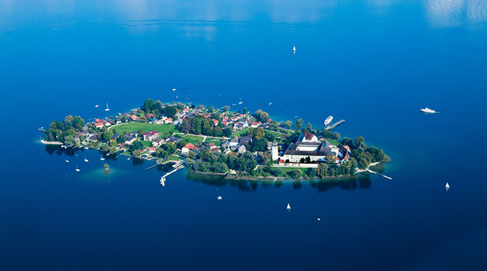 Острова Фрауенинзель на озере Кимзее, Бавария