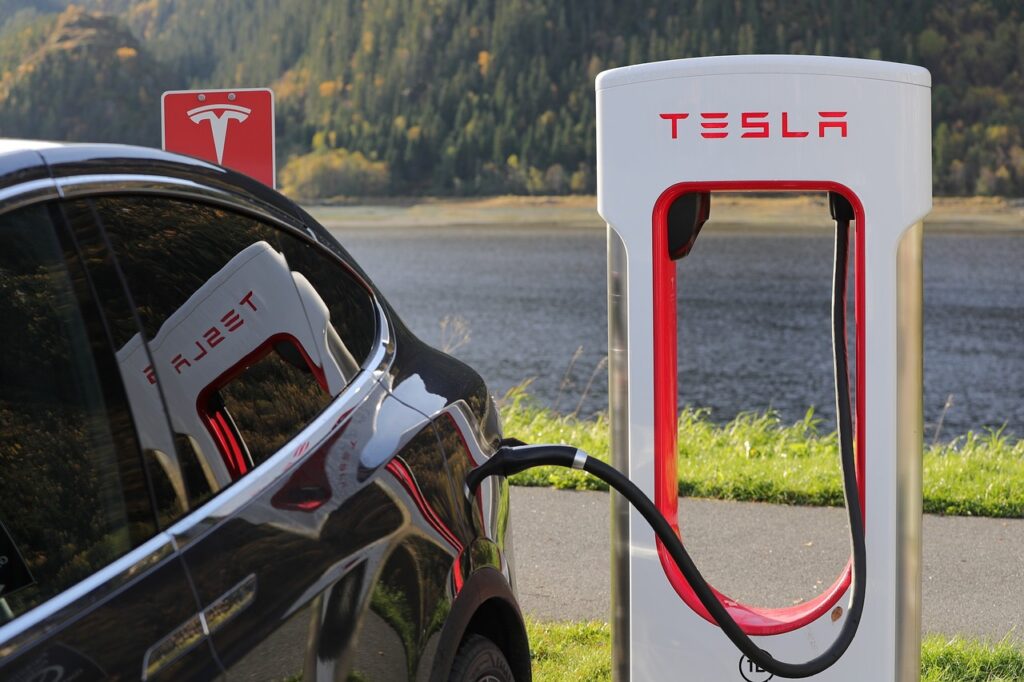 Короли электромобилей: Tesla