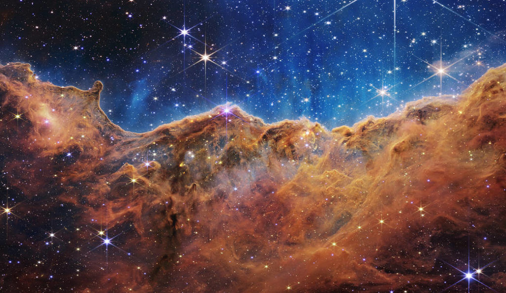 NASA показало новые потрясающие снимки Вселенной с телескопа «Джеймс Уэбб»