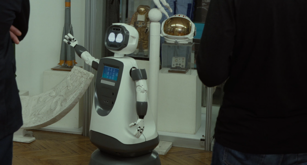 Социальный робот «Маша» и собака «Филя» - российские технологии будущего
